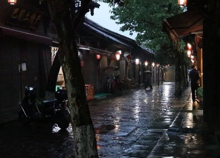 花费2888元购买观看海南文昌火箭发射“内场票”?游客被带到居民房楼顶丨追踪到底